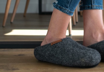 Początek wiosny w 4 ścianach? Czemu nie! Sprawdź domowe paputy od Feltiness - Feltiness