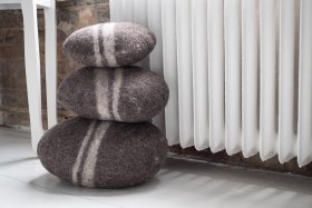 Alternative view of Pufa Kamień Brązowy duży z wełny L