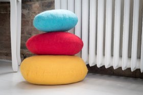 Pufa filcowa dekoracyjna z wełny duża żółta - Feltiness