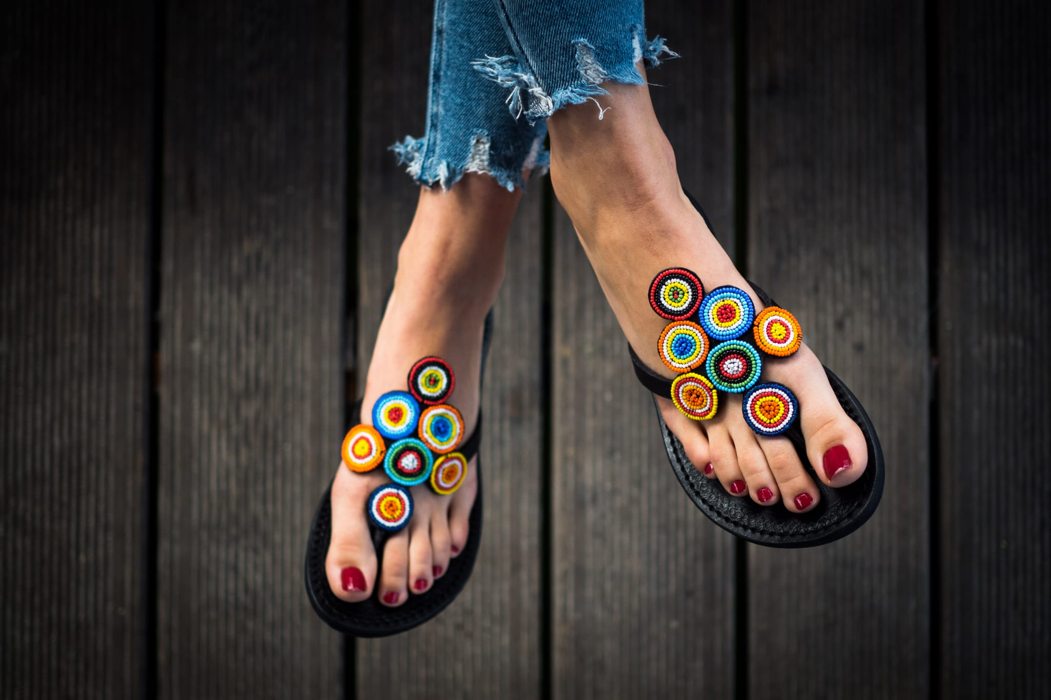 Klapki etniczne ze skóry Multi Beads - obrazek 3